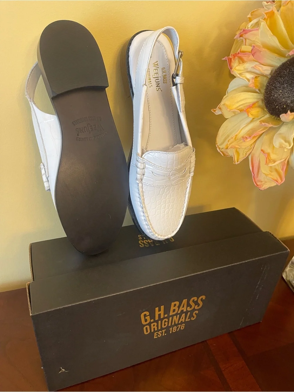 NWT G.H. Bass & Co. White Leather Women's Penny Slingback Loafers